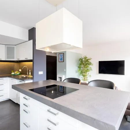 Hypercentre: Apartment Near Station With Parking Lille Exterior photo